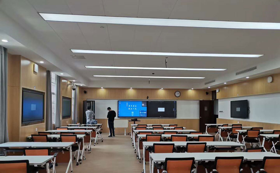 傳統教學模式與多媒體智慧教學模式